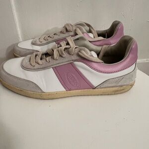 Women’s TODS Tab sneakers. Size 39. Excellent condition.
